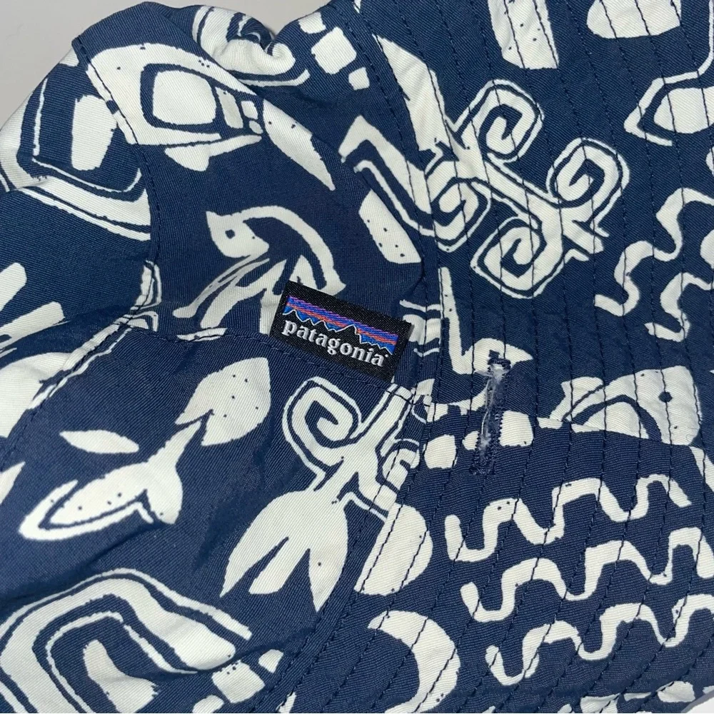 Patagonia Navy and White Patterned Kids Sun Hat